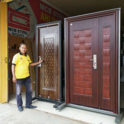 KUSEN-PINTU-ALUMUNIUM